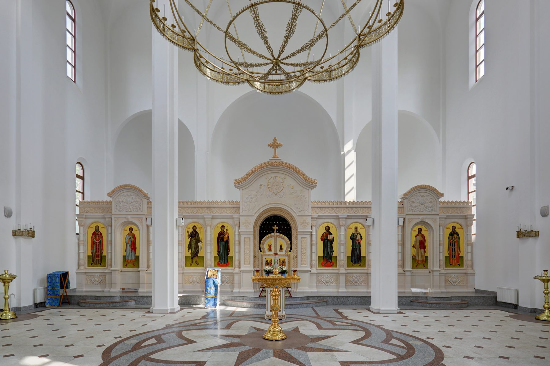 Керамический иконостас храма Матроны Московской